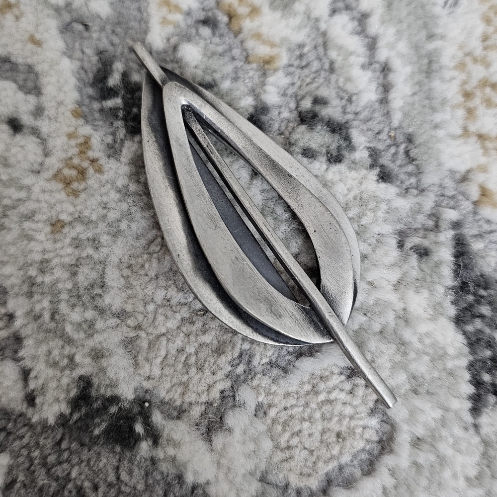 Corocraft leaf brooch
